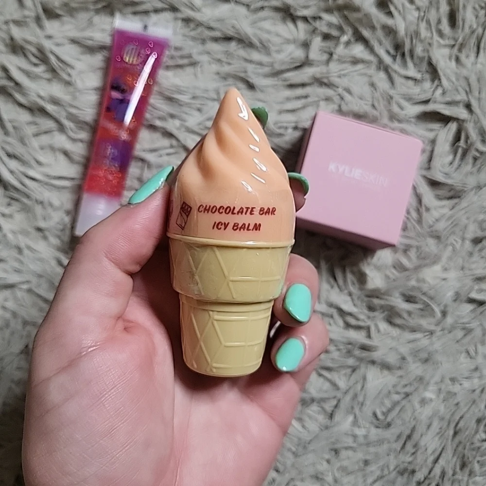 Beauty Bundle Kylie Skin Lip Mask Lips Gloss Balm Kylie Jenner Stitch ✨️💫